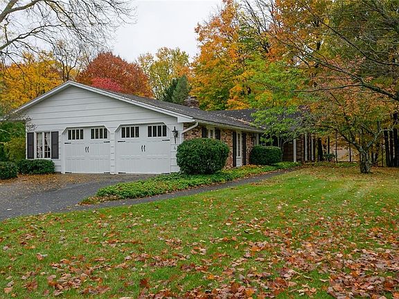 4th image of 34 Charleswood Dr