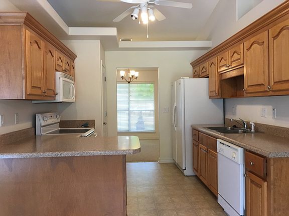 3rd image of 1922 Everglades Dr