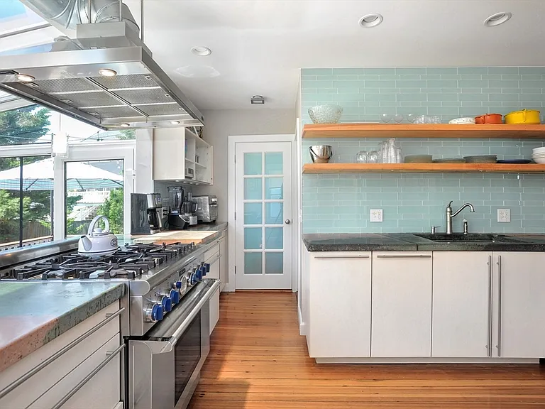 62 F St #BEACHSIDE — Photo 9