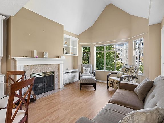 3rd image of 2059 Chesterfield Ave #505