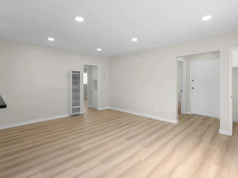 2823 S Corning St #4 — Photo 19