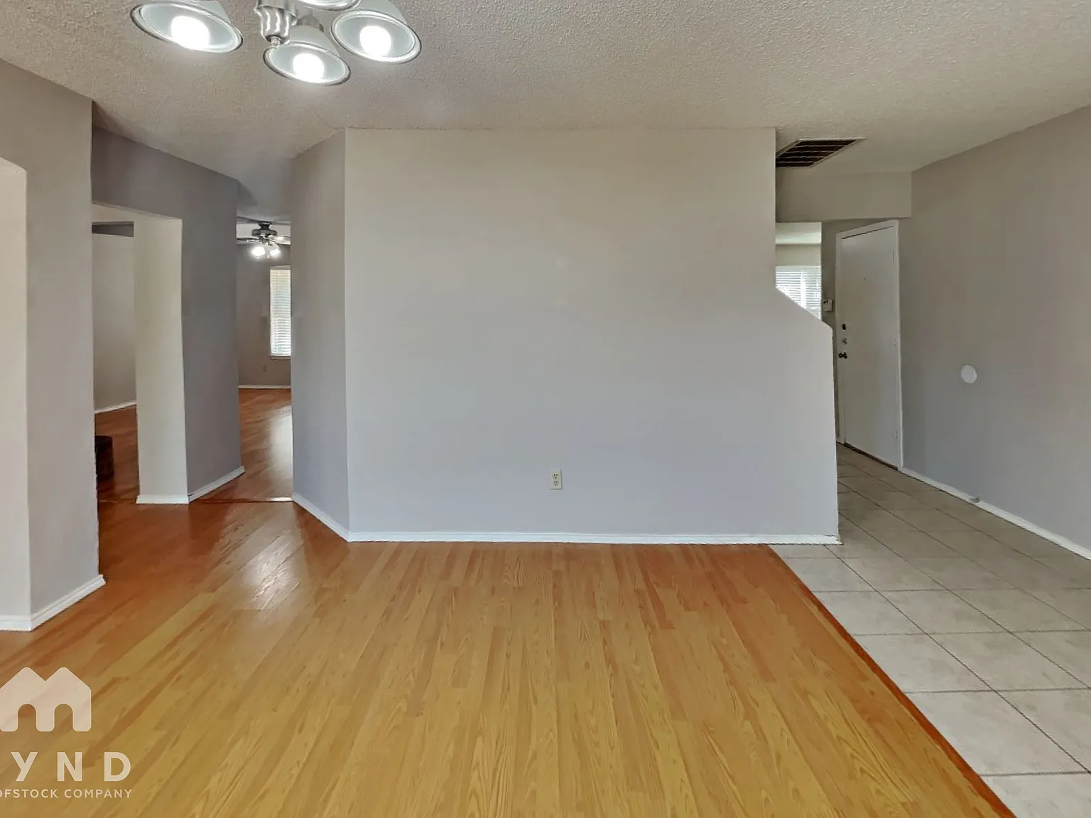 4 bed, 2.5 bath, 3056 sqft, $2,499 — Photo 4