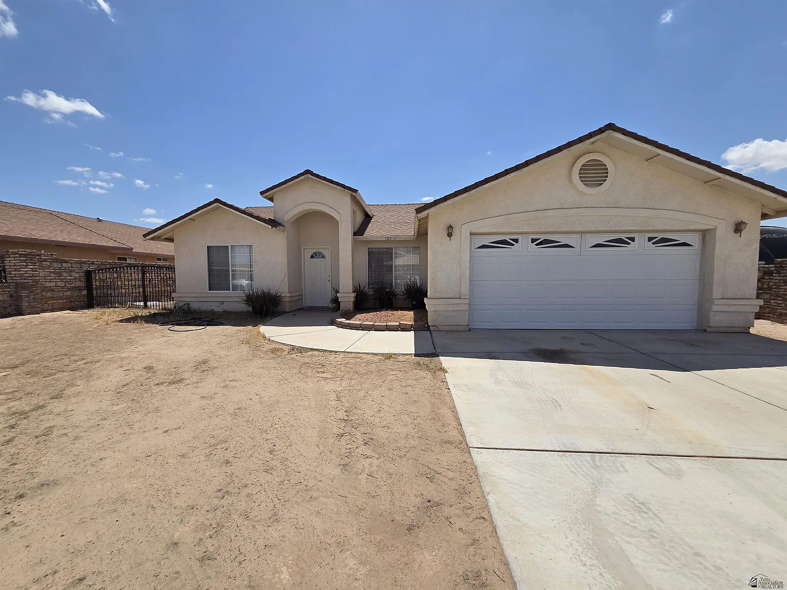 3 bed, 2.0 bath, 1227 sqft, $1,400 — Photo 1