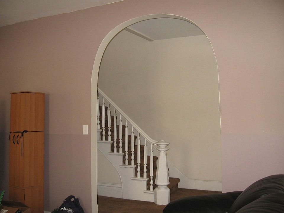 1st image of 411 W Ash St
