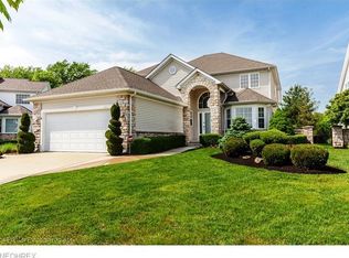366 W Glengary Cir, Highland Heights, OH 44143