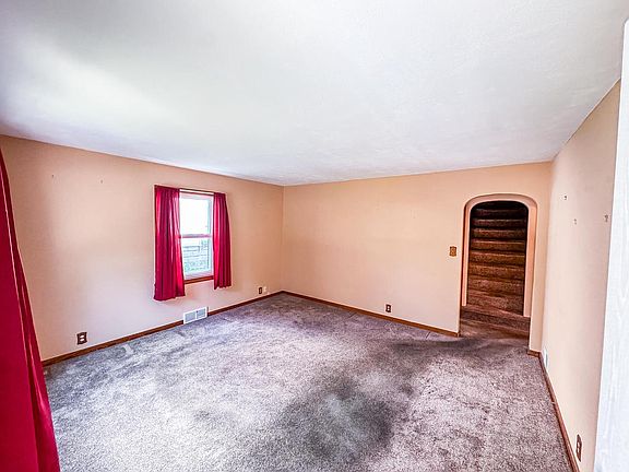 4th image of 1109 Flambeau STREET