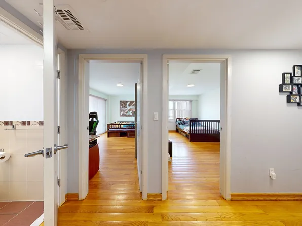 3015 Brighton 6th Street image 6 of 31