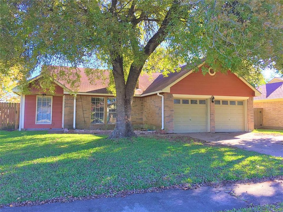 1st image of 3714 Clover Ln