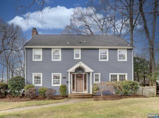 39 Ridge Rd, Roseland, NJ 07068