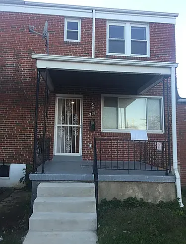 3 bed, 1100 sqft, $1,650 — Photo 1