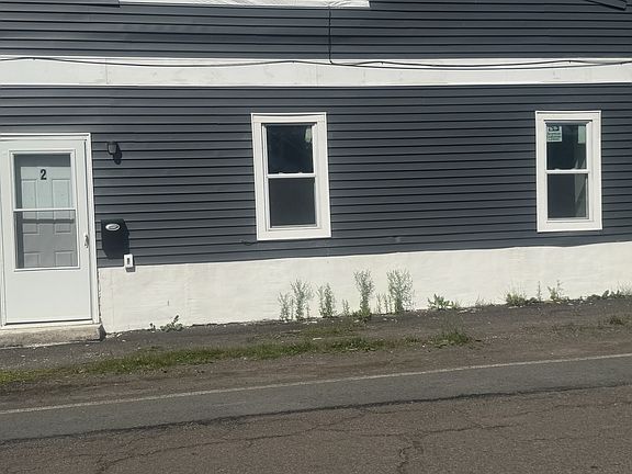 2nd image of 23 Old Lake Rd APT 2