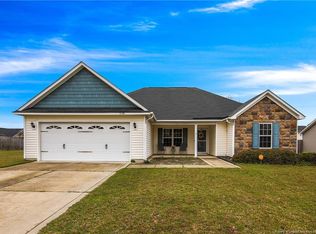 5248 Goshawk Dr, Hope Mills, NC 28348