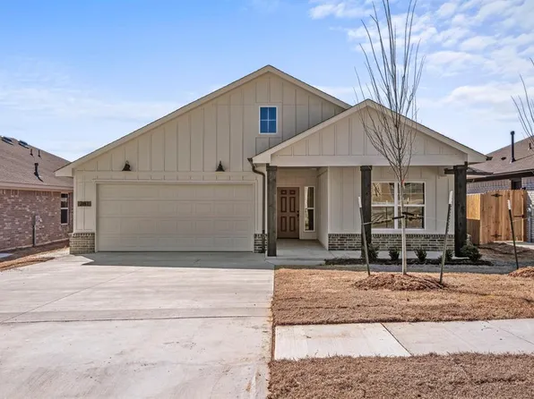 281 Park Ln, Harrah, OK 73045