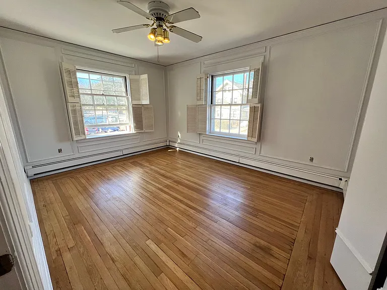 375 Lloyd Ave #2D — Photo 3
