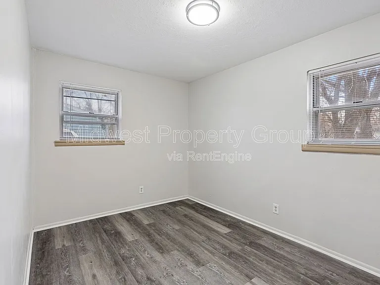 1414 E Pitman Ave — Photo 16