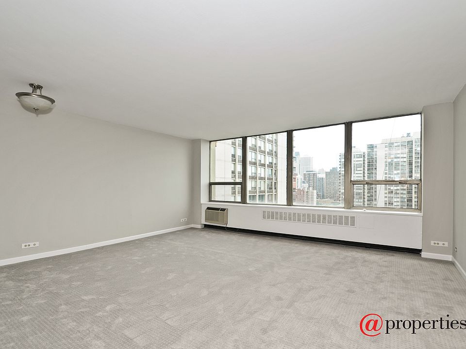 Living Room / Dining Room