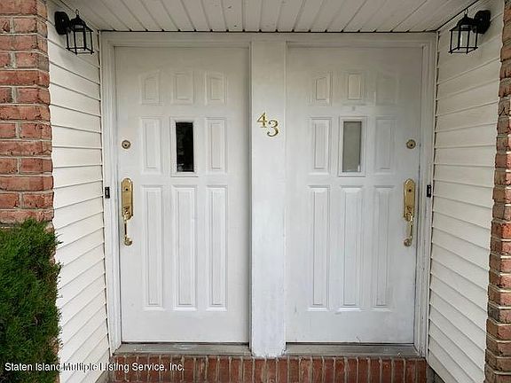 3rd image of 43 Red Cedar Ln