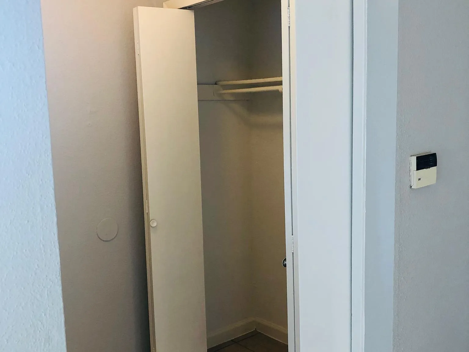 3 bed, 1.5 bath, 1249 sqft, $1,650 — Photo 2