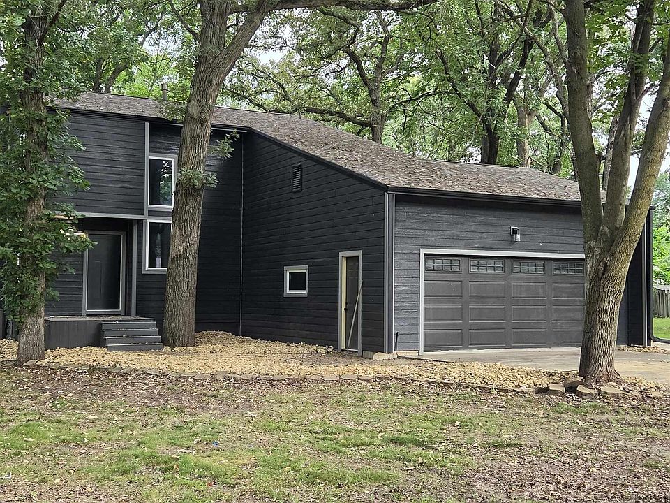 1st image of 205 Woodlyn Way