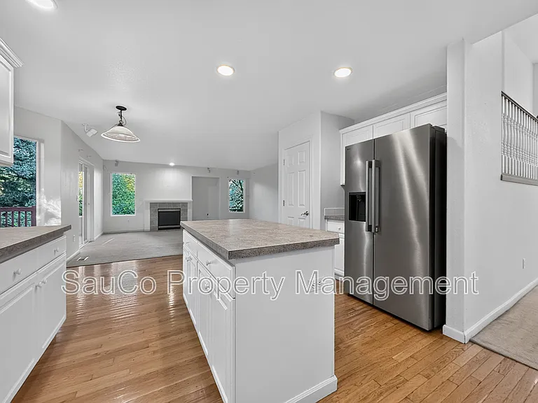 1861 SE 47th Ave — Photo 11