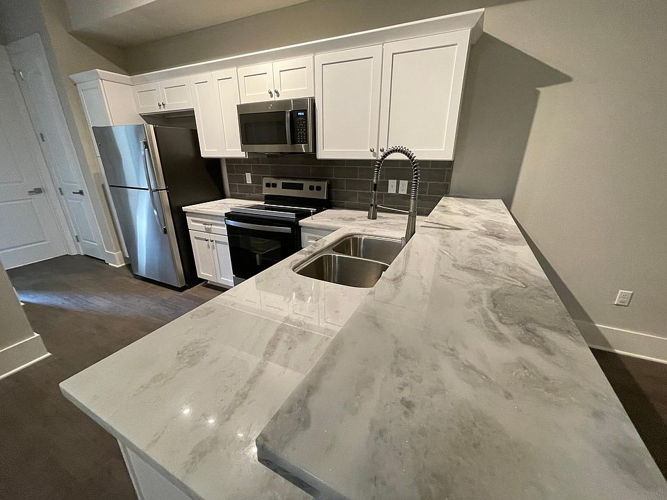 1st image of 2727 Houston Ave #207