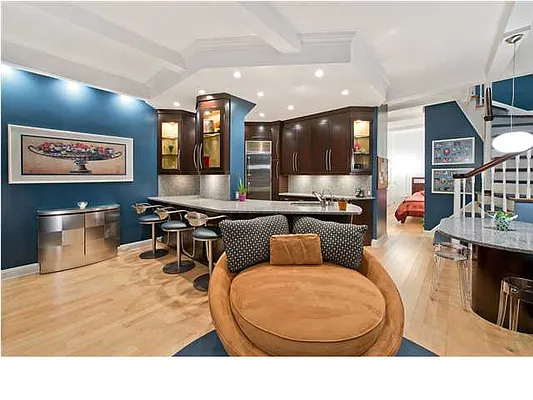 Sold by Ann Ferguson, LLC | media 3