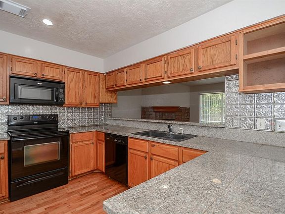 4th image of 1227 Twining Oaks Ln