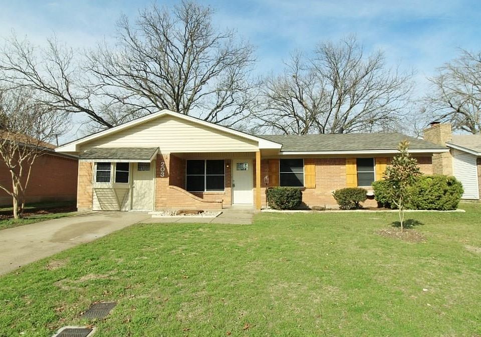 1st image of 203 E Magnolia Ln