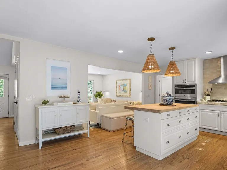 2421 Noyac Rd — Photo 14