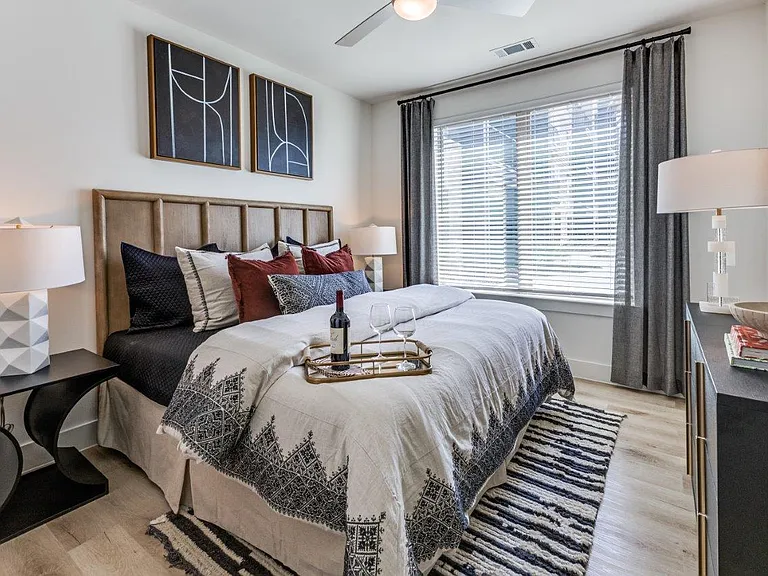 Aura High Pointe — Photo 8