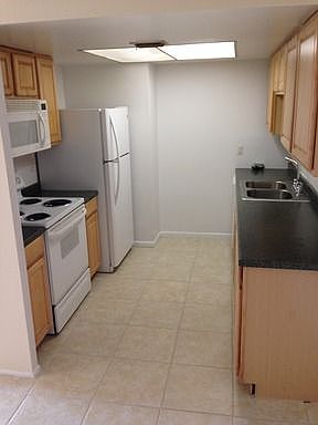 5th image of 6010 Village Cir #6010