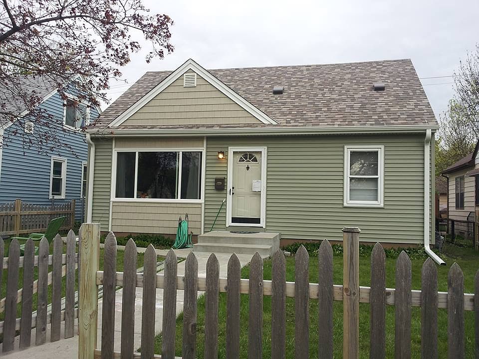 1st image of 4927 Oliver Ave N