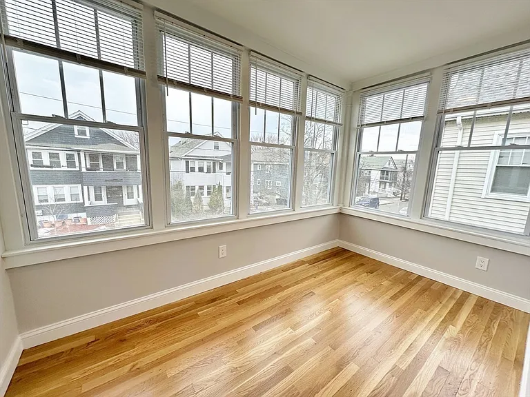 75 Governor Winthrop Rd — Photo 23