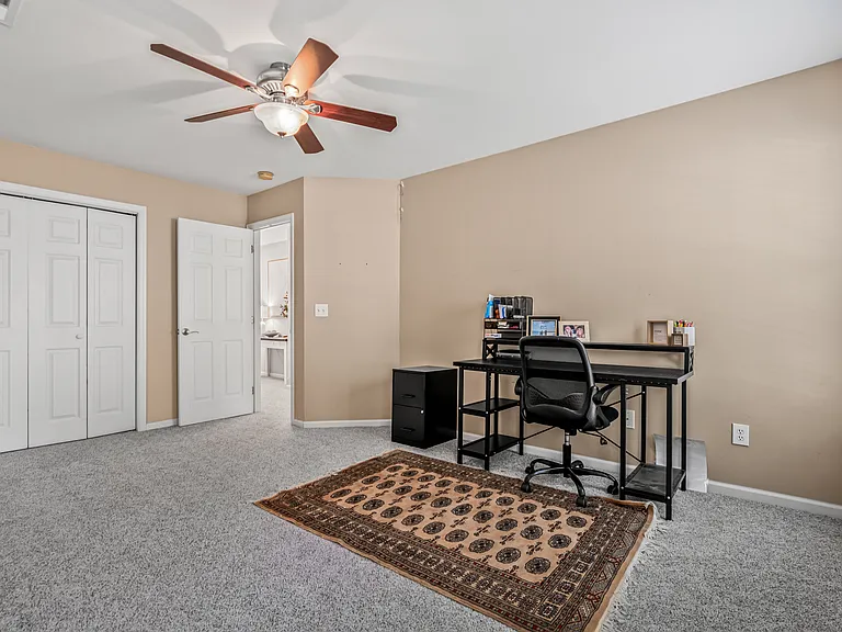 706 Beverly Dr — Photo 15