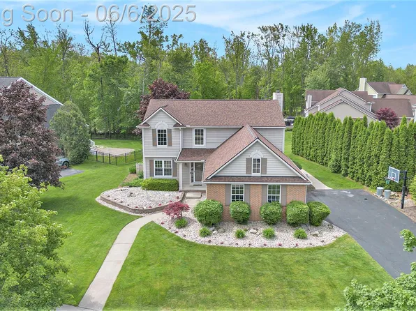 5580 Woodfield Pkwy, Grand Blanc, MI 48439