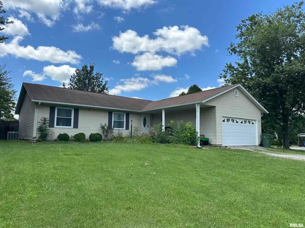 512 Cambridge Dr, De Soto, IL 62924