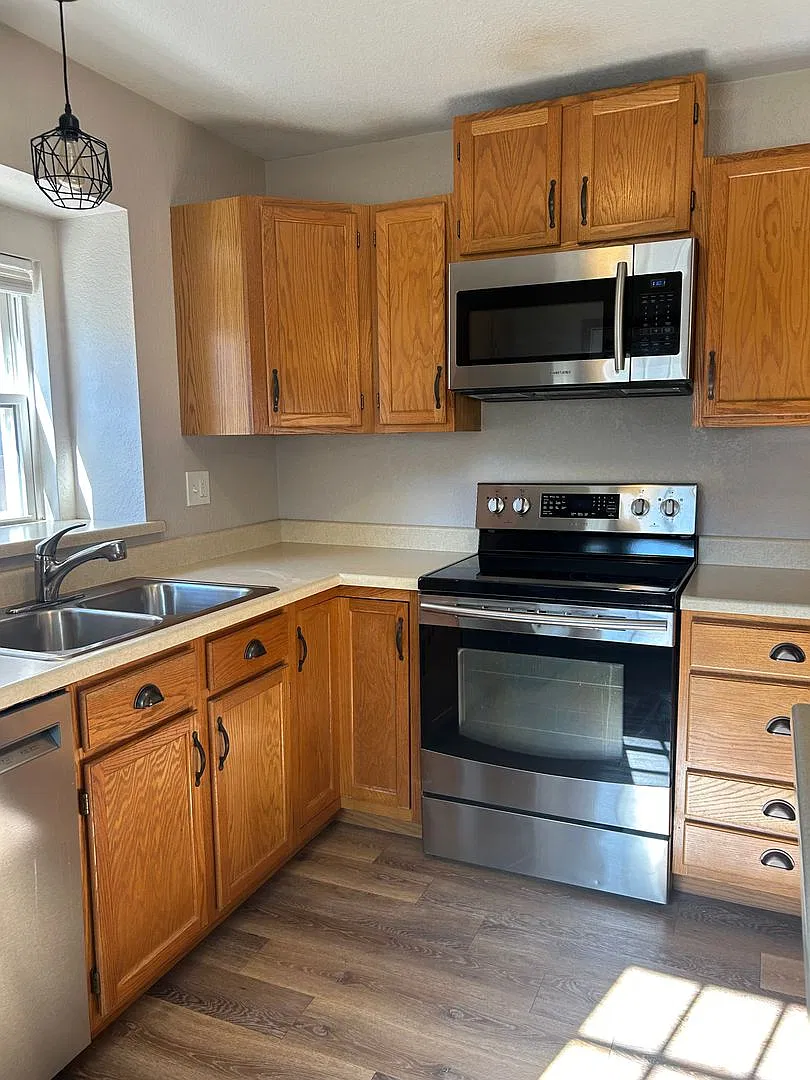 Northwind Updated 2 story home — Photo 4