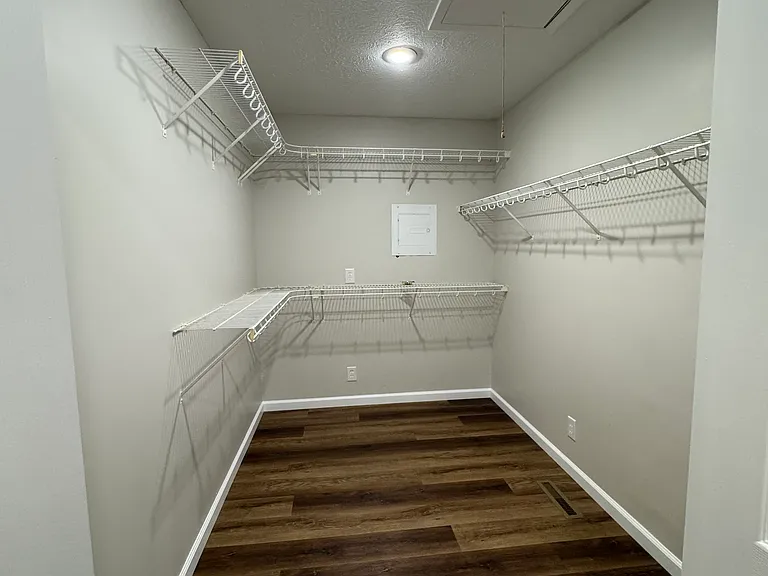 2230 N Aline Ave — Photo 13