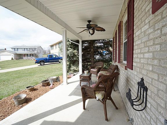 3rd image of 4983 Meadow Vista Ct