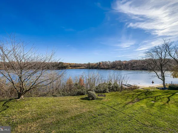 353 Gatewater Ct #D, Glen Burnie, MD 21060