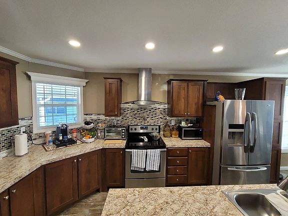 2nd image of 8825 Edgewood Blvd