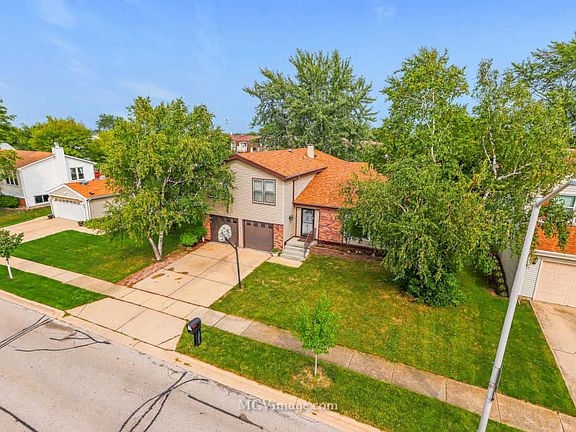 2nd image of 1865 Scarboro Dr