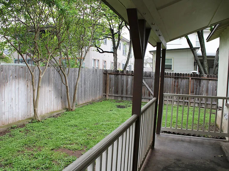 415 Kendall St — Photo 26