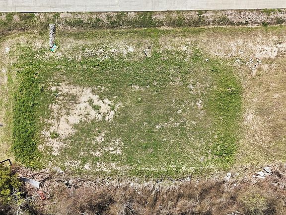 5th image of 525 Tiber River Rd