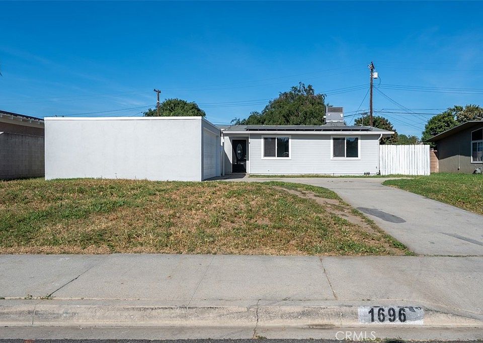 1st image of 1696 Manor Cir