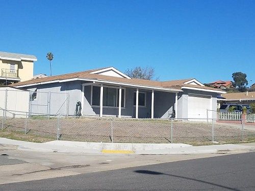 3rd image of 5864 Altamont Dr