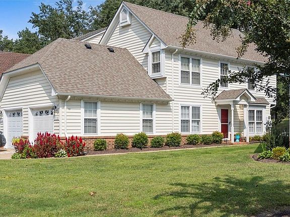 5th image of 1012 Winged Foot Ct #B