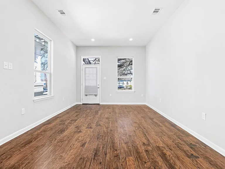 1432 Elysian Fields Ave #1432 — Photo 2