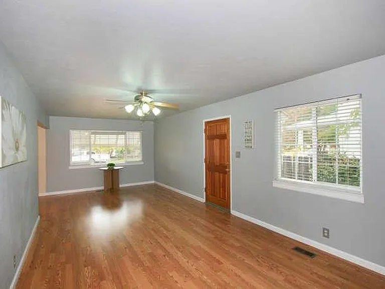 343 F St — Photo 3