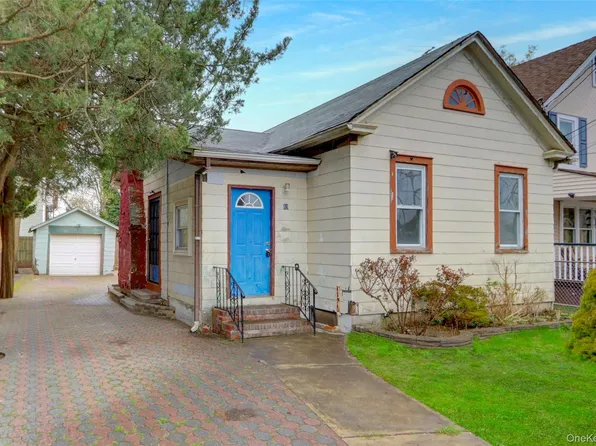 69 Hewlett Street, Hempstead, NY 11550